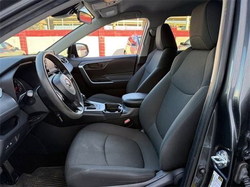 Used 2021 Toyota RAV4 LE image 22