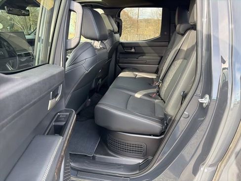 Used 2025 Toyota Tacoma TRD Off-Road image 16