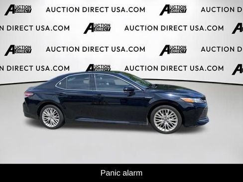 Used 2020 Toyota Camry XLE w/ Sunroof Package FWD image 5
