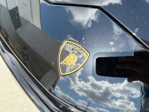 Used 2024 Lamborghini Urus S image 9