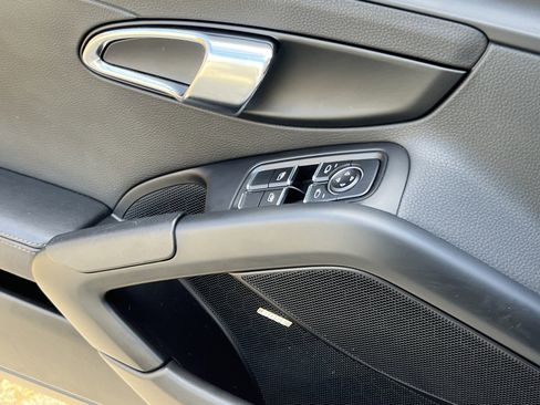 Used 2017 Porsche 718 Boxster S image 26