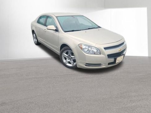 Used 2010 Chevrolet Malibu LT FWD image 3