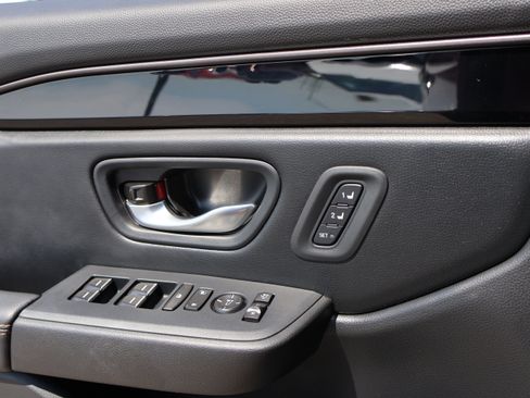 Used 2025 Honda Pilot TrailSport image 38