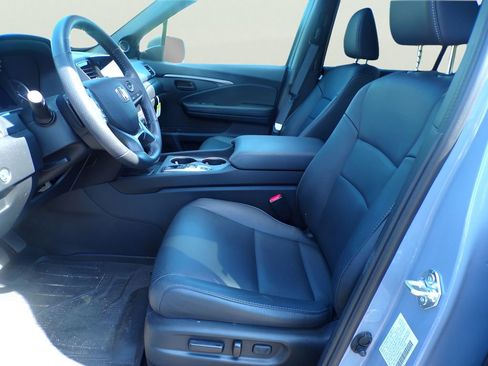 Used 2025 Honda Passport EX-L image 13