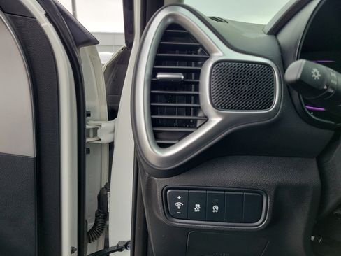 Used 2025 Kia Soul LX w/ LX Technology Package image 20