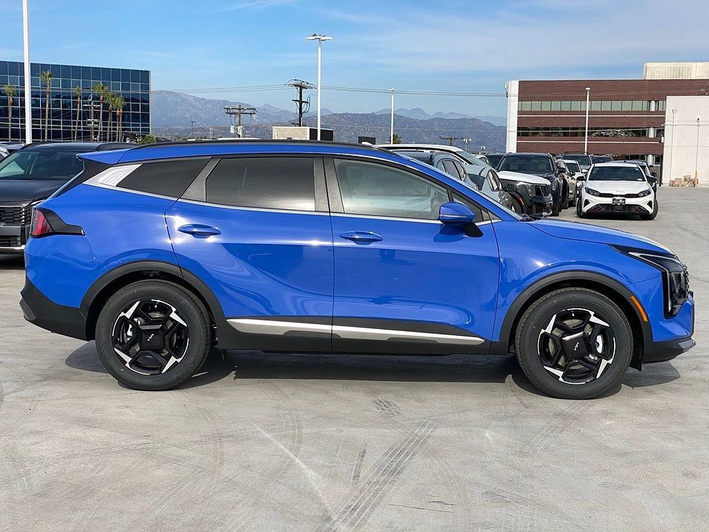 New 2026 Kia Sportage EX w/ EX Panorama Roof Package FWD image 2