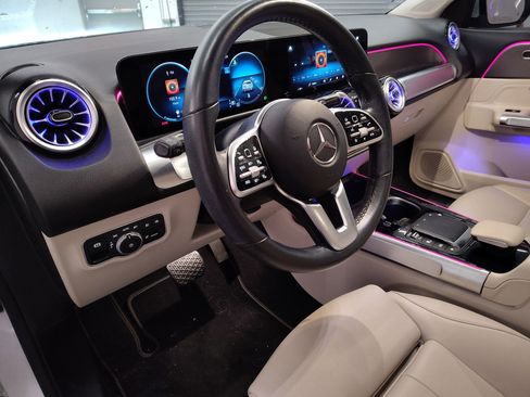 Used 2022 Mercedes-Benz GLB 250 4MATIC image 4
