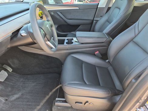 Used 2023 Tesla Model Y Long Range AWD/4WD image 15