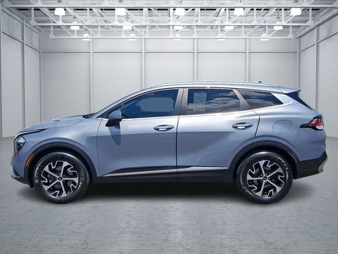 Used 2023 Kia Sportage EX AWD/4WD image 2