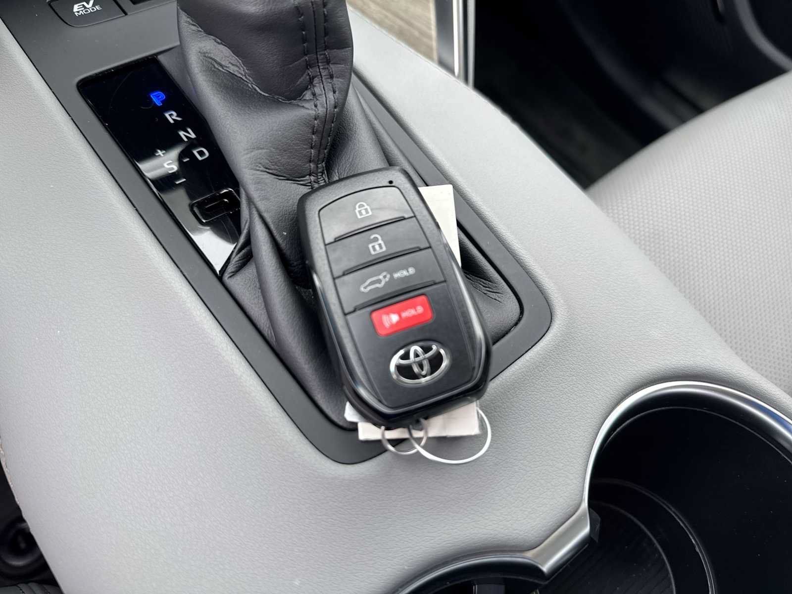 Used 2024 Toyota Venza Limited AWD/4WD image 42