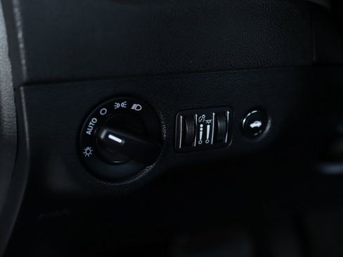 Used 2020 Dodge Charger SXT w/ Blacktop Package image 10