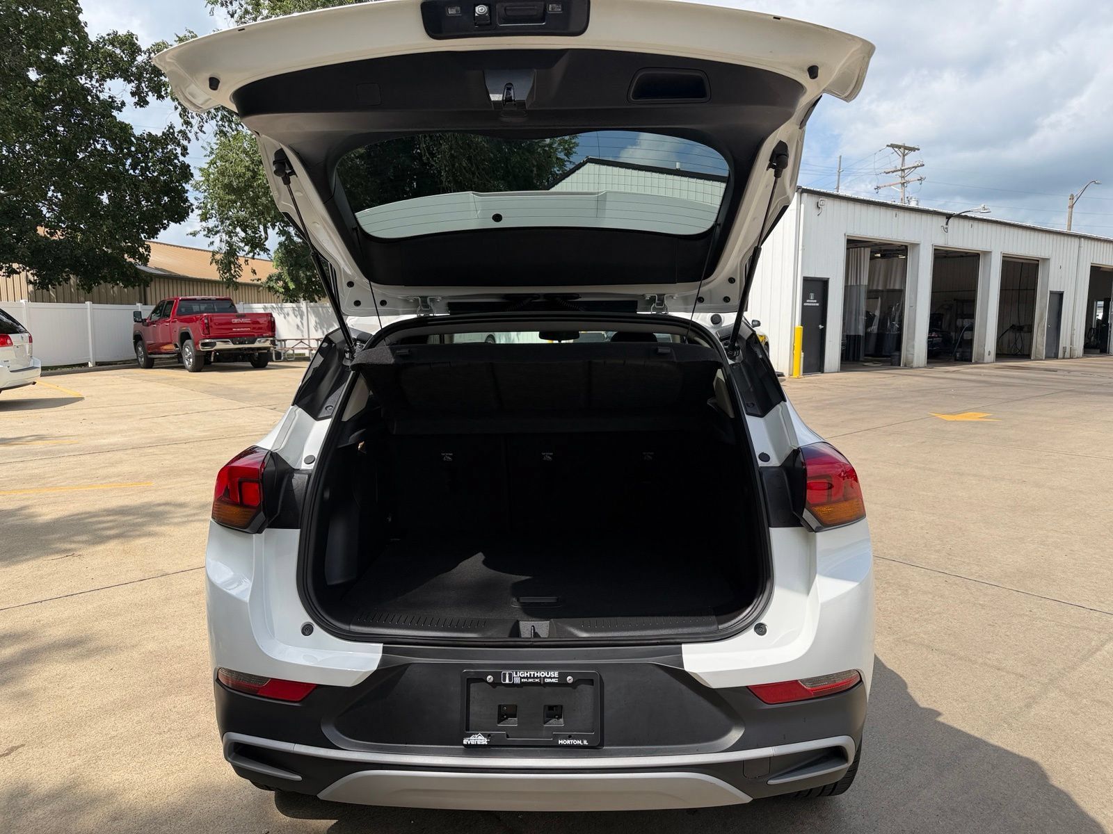 Used 2024 Buick Encore GX Preferred w/ Comfort Package AWD/4WD image 33