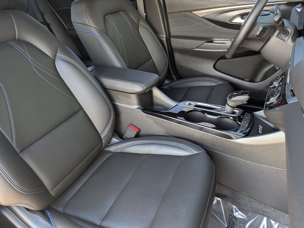 Used 2024 Buick Envista Sport Touring w/ Convenience I Package FWD image 22
