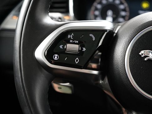 Used 2025 Jaguar F-PACE R-Dynamic S AWD/4WD image 16