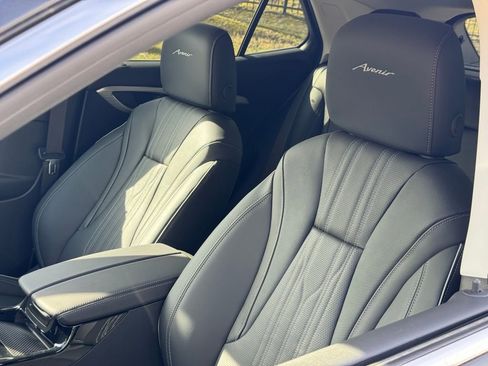 New 2026 Buick Envision Avenir image 17