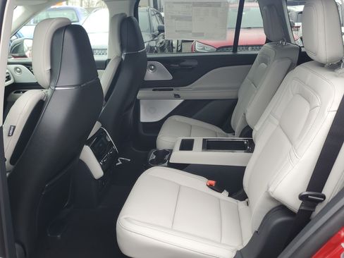 New 2026 Lincoln Aviator Reserve image 23