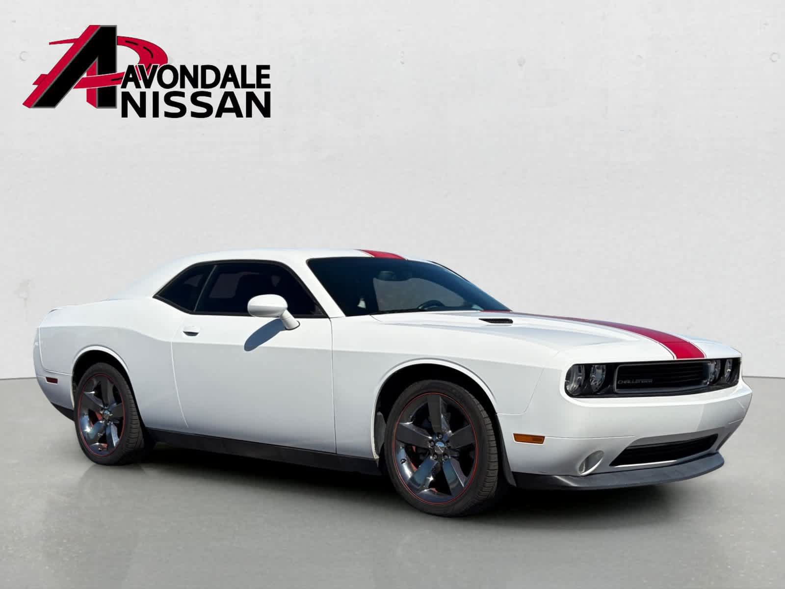 Used 2014 Dodge Challenger SXT RWD image 4