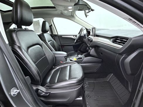 Used 2022 Ford Escape SEL w/ Technology Package AWD/4WD image 15