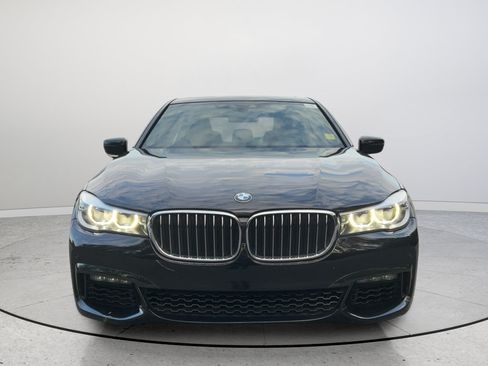 Used 2018 BMW 740i RWD image 4