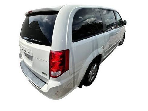 Used 2011 Dodge Grand Caravan Mainstreet w/ PWR Convenience Group FWD image 5