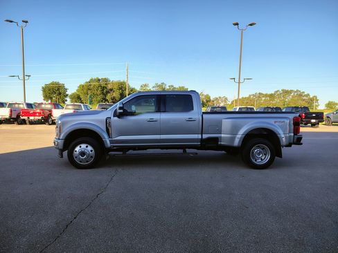 Used 2023 Ford F450 Limited w/ FX4 Off-Road Package AWD/4WD image 4