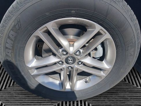 Used 2018 Hyundai Santa Fe Sport w/ 2.4L Value Package 02 image 9