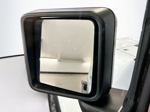 Used 2025 Jeep Wrangler Sahara image 16