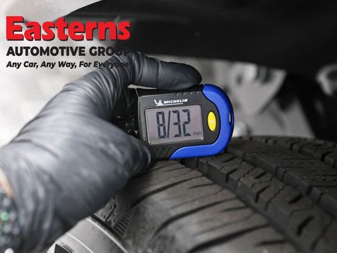 Used 2025 Jeep Wrangler Unlimited Sahara w/ Safety Group AWD/4WD image 26