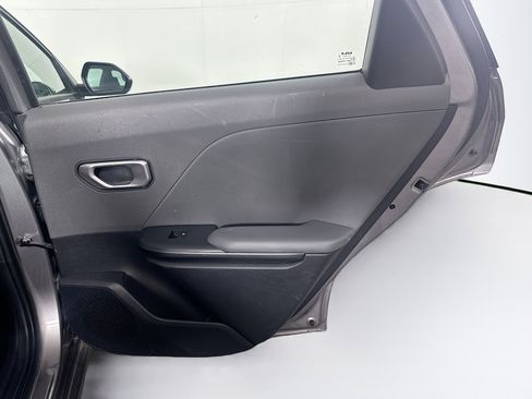 Used 2025 Kia K4 LXS image 29