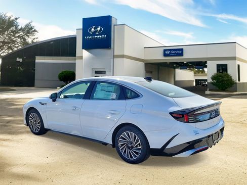 New 2026 Hyundai Sonata SEL FWD image 3