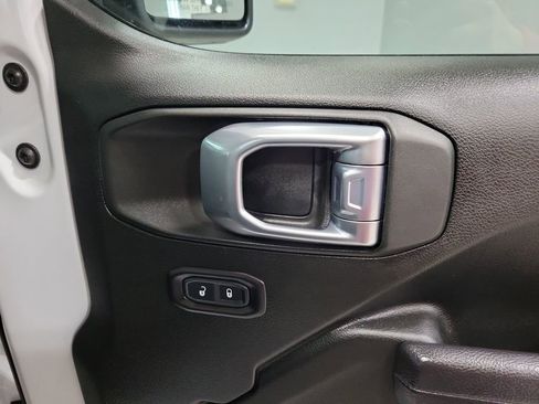 Used 2022 Jeep Wrangler Unlimited Sport image 29