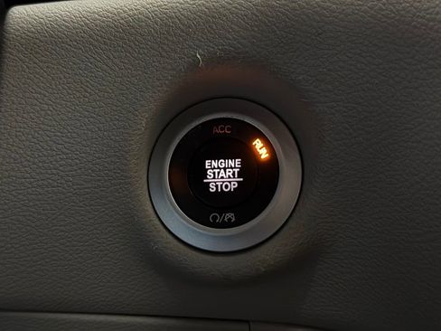 Used 2020 Chrysler Pacifica Touring-L Plus w/ Tire & Wheel Group image 22