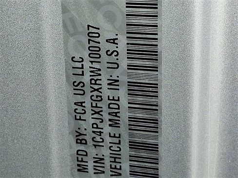 Used 2024 Jeep Wrangler Rubicon w/ Technology Group image 27