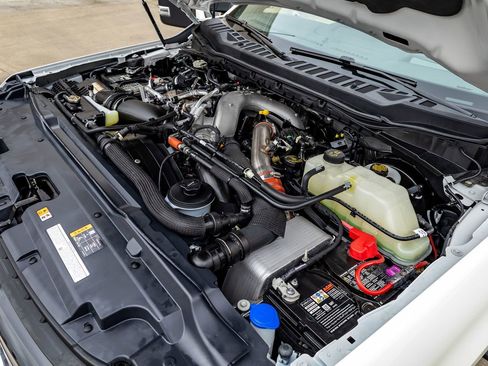 Used 2025 Ford F250 Platinum w/ Tremor Off-Road Package image 41