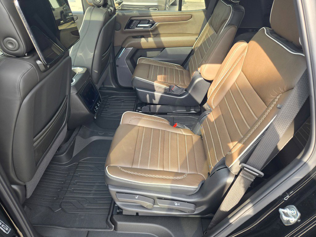 New 2027 GMC Yukon Denali Ultimate w/ LPO, Floor Liner Package AWD/4WD image 34