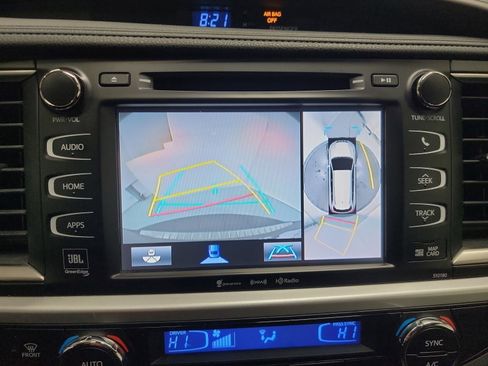 Used 2018 Toyota Highlander Limited image 23