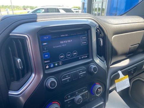 Used 2022 Chevrolet Silverado 1500 LT Trail Boss w/ Bed Protection Package AWD/4WD image 13
