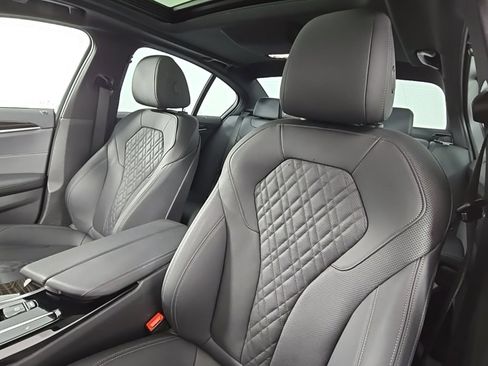 Certified 2022 BMW 540i xDrive w/ Convenience Package image 15