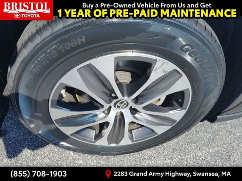 Used 2022 Toyota Highlander XLE AWD/4WD image 12