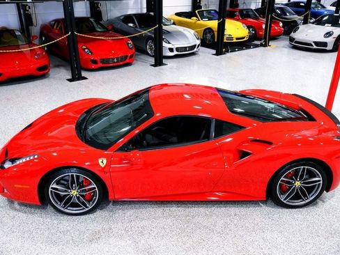 Used 2019 Ferrari 488 GTB RWD image 8
