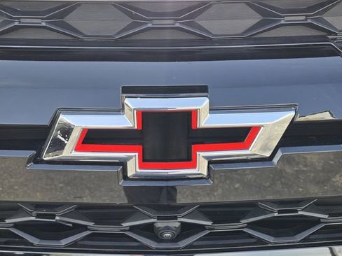 Used 2024 Chevrolet Colorado ZR2 w/ ZR2 Convenience Package III AWD/4WD image 37