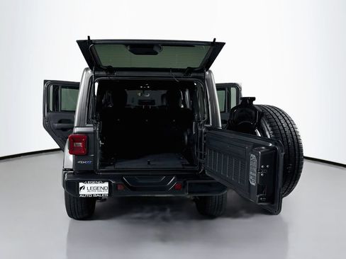 Used 2021 Jeep Wrangler Unlimited Sahara w/ Cold Weather Group AWD/4WD image 25