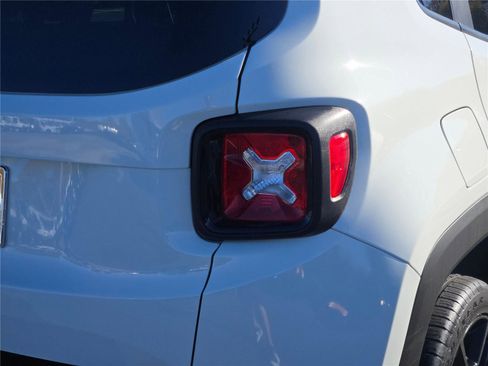 Certified 2020 Jeep Renegade Latitude image 13