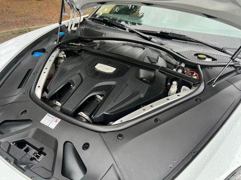 Used 2018 Porsche Panamera 4S image 21