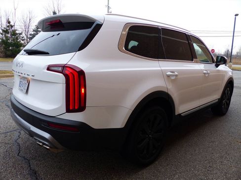 Used 2022 Kia Telluride EX w/ EX Premium Package AWD/4WD image 14