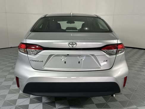Used 2025 Toyota Corolla LE FWD image 7