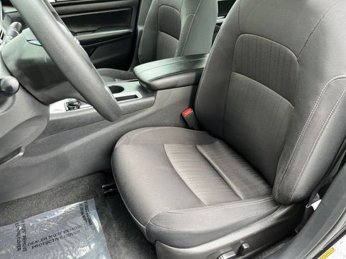 Used 2025 Nissan Altima 2.5 SV image 34