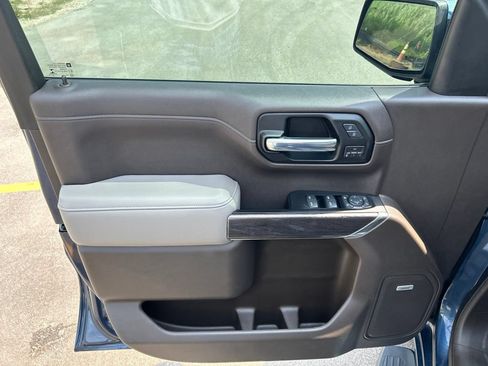 Used 2019 Chevrolet Silverado 1500 LTZ w/ LTZ Premium Package AWD/4WD image 15
