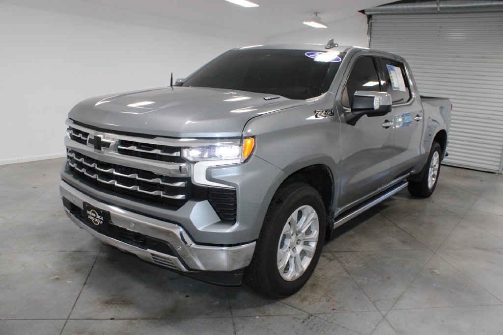 Used 2023 Chevrolet Silverado 1500 LTZ AWD/4WD image 4