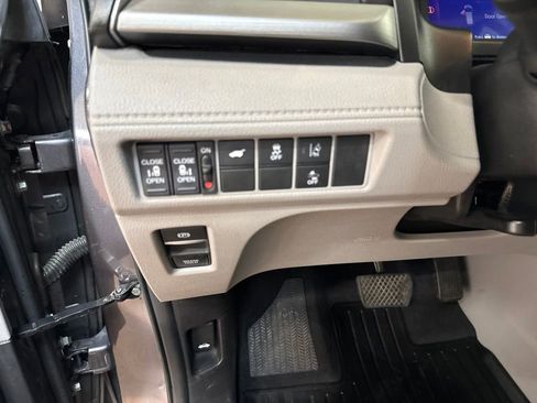 Used 2019 Honda Odyssey EX-L image 25